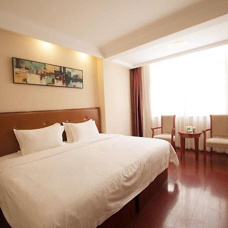 Greentree Inn Hainan Haikou East Train Station East Fengxiang Road Business Hotel Exteriör bild