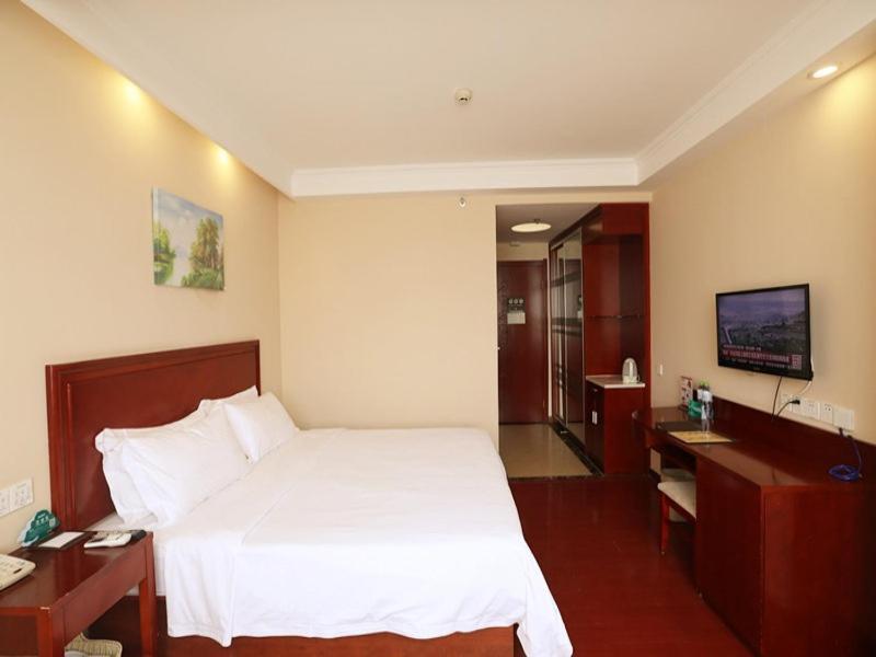 Greentree Inn Hainan Haikou East Train Station East Fengxiang Road Business Hotel Exteriör bild