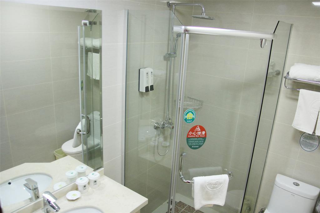 Greentree Inn Hainan Haikou East Train Station East Fengxiang Road Business Hotel Exteriör bild