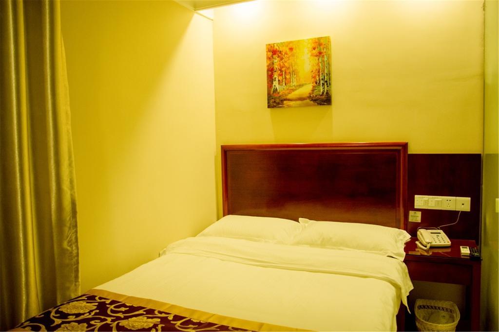 Greentree Inn Hainan Haikou East Train Station East Fengxiang Road Business Hotel Exteriör bild