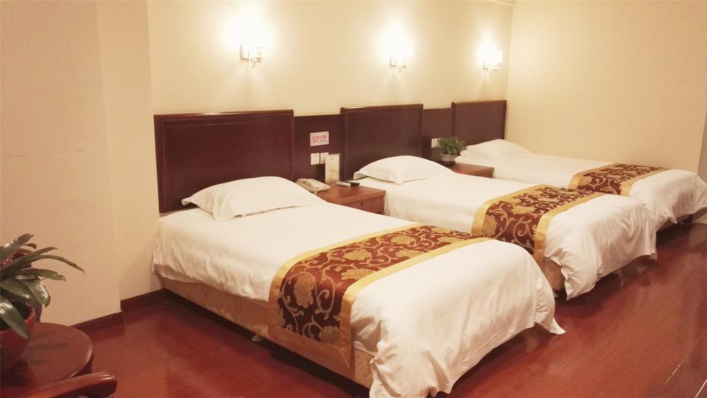 Greentree Inn Hainan Haikou East Train Station East Fengxiang Road Business Hotel Exteriör bild